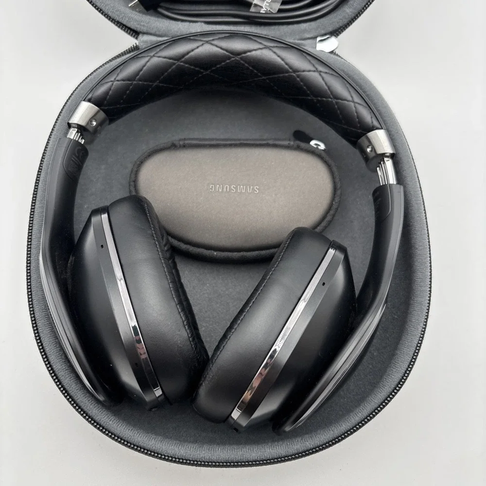 Samsung LEVEL OVER EO-AG900 Over-Ear Headphones Black w/ Cable & Case TESTED EUC